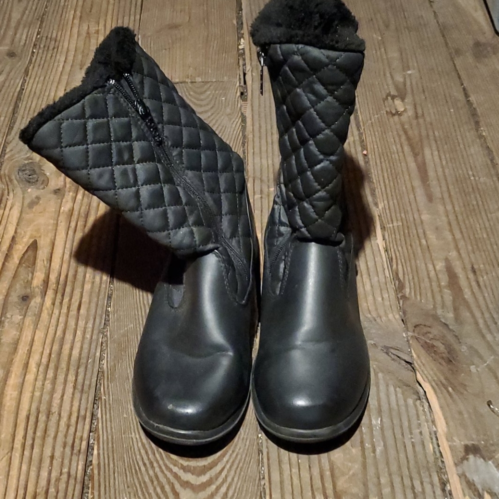 Totes boots size 9🔥🔥🔥